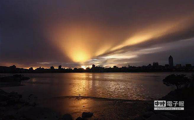 �P���_�L(f��ng)�^���_����21���峿���F(xi��n)�������ճ�ϼ��