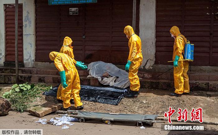 塞拉利昂埋尸隊(duì)罷工 埃博拉感染者尸體被拋街頭 塞拉利昂埋尸隊(duì)罷工 埃博拉感染者尸體被拋街頭