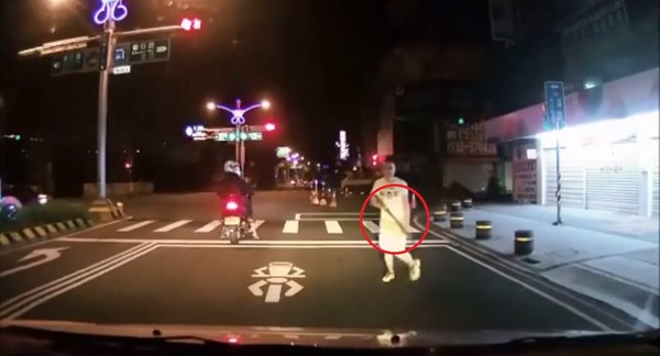 桃園“長槍哥”掃射路人 桃園“長槍哥”掃射路人