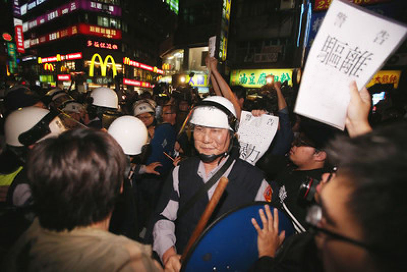 �з־��L�J(r��n)�������ھ��콛(j��ng)����Ҫ��Ⱥ���\���а��ݺ�Ę��ɫ��������ױ����Ըߘ�(bi��o)��(zh��n)�zҕ