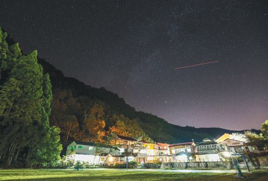 臺(tái)媒:實(shí)行社會(huì)主義 黑暗部落變最賺部落 臺(tái)媒:實(shí)行社會(huì)主義 黑暗部落變最賺部落