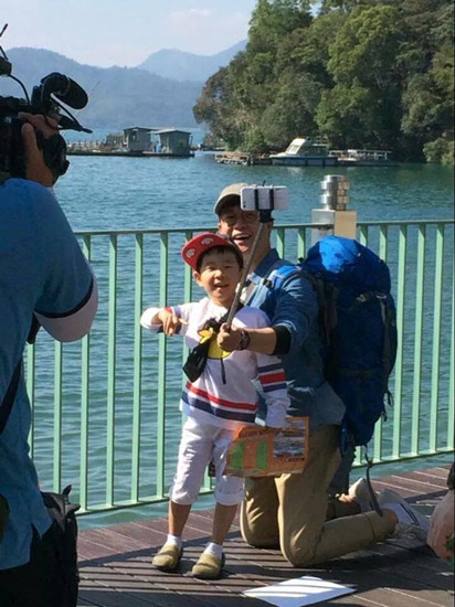 韓國“爸爸去哪兒”赴臺錄像 引發(fā)公交車票價誤會(圖) 韓國“爸爸去哪兒”赴臺錄像 引發(fā)公交車票價誤會(圖)