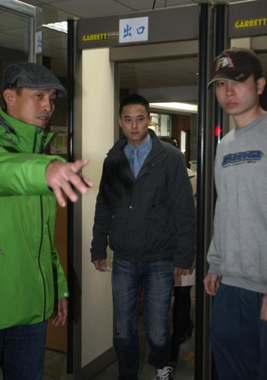 �Y��ʯ���O�և��W(xu��)У ������6����(�D)