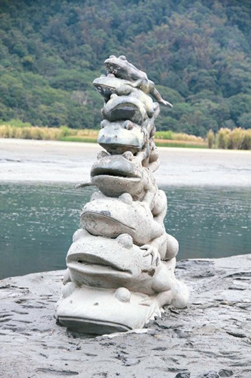 日月潭旱象惡化“9蛙”全露游艇恐停開(kāi)(圖)