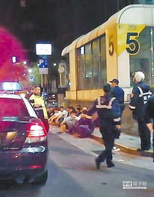 ��(sh��)ʮ��������������KTV����(zh��n)�����Q����ֹ