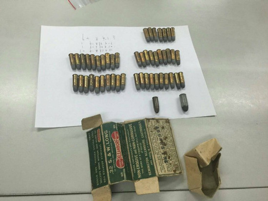 七旬老婦整理亡夫遺物赫見子彈一包(圖)