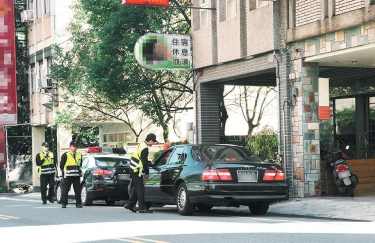 宜蘭議員建議在礁溪設(shè)“性專區(qū)” 擬找回“溫柔鄉(xiāng)” 宜蘭議員建議在礁溪設(shè)“性專區(qū)” 擬找回“溫柔鄉(xiāng)”