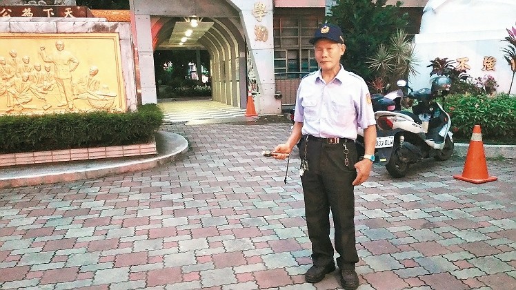 ����У�����S��������ʿ��ʾ�����������Ȳœ���У����ֻҪ���I(l��ng)��нˮ��Ը������{(di��o)����(w��)�� ���_����(li��n)�ψ� �Č��z��