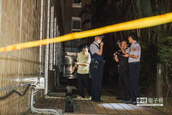 臺北市府凌晨4時突發(fā)火警 無人員傷亡(組圖) 臺北市府凌晨4時突發(fā)火警 無人員傷亡(組圖)