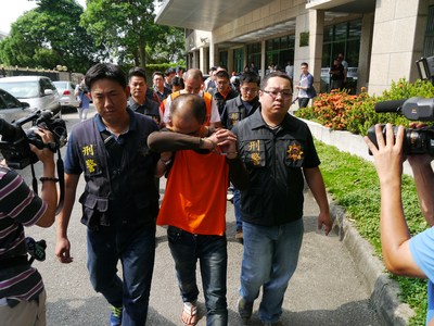 �����ڎ��ϴ�Ů��Ư���K��20���ˇ���(�D)