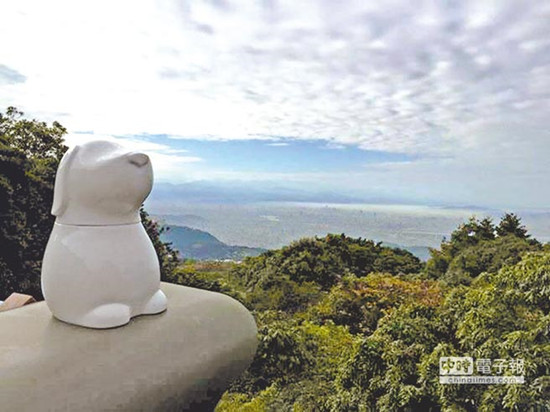 臺灣殯葬業(yè)搶商機寵物骨灰可做成鉆石珍藏(圖)