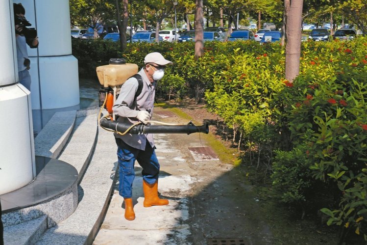 全臺登革熱病例數(shù)破5000大關 臺南4585例居首 全臺登革熱病例數(shù)破5000大關 臺南4585例居首