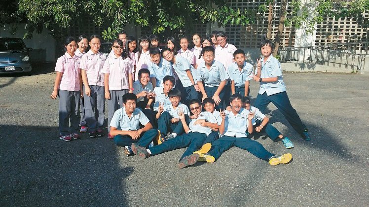 �_���г��������춼����ѝ�όW(xu��)����Ǹ��������j�������^(q��)����³���ȫУ�ųɌW(xu��)�����Lѝ�όW(xu��)������У�@�ļ��澰��