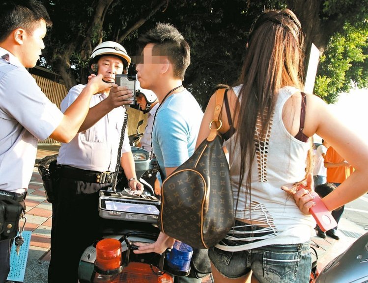 ���{���D���O(ji��n)�z �_�Йz��?j��ng)Q�������С��Ō���(bi��o)��(zh��n)