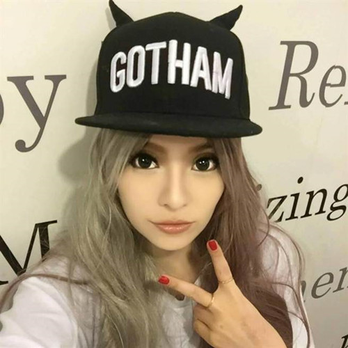 臺(tái)藝人淘寶買假名牌包詐友人遭判刑4個(gè)月(圖)