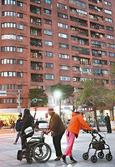 �u��(n��i)�����̘I(y��)�͡��Է��B(y��ng)�ϡ����F(xi��n)94�q��Ո�Ă��������D/��(li��n)�ψ󡷣�