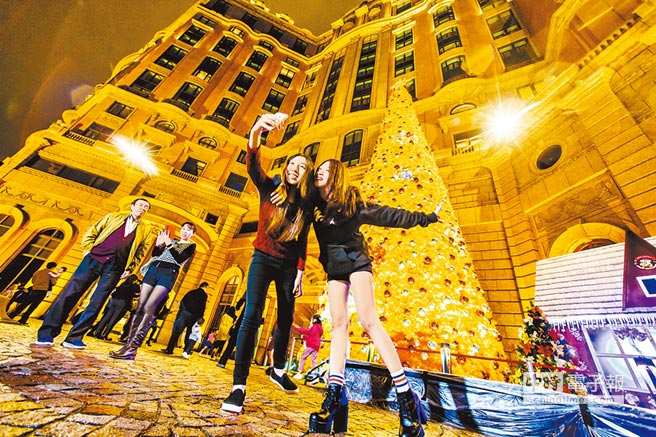 臺灣小確幸發(fā)威 圣誕夜五星級飯店全爆滿(圖) 臺灣小確幸發(fā)威 圣誕夜五星級飯店全爆滿(圖)