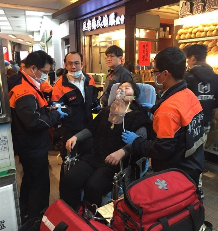 臺(tái)北一火鍋店發(fā)生大規(guī)模一氧化碳中毒 22人送醫(yī) 臺(tái)北一火鍋店發(fā)生大規(guī)模一氧化碳中毒 22人送醫(yī)