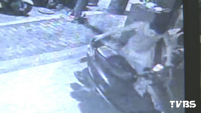 車主"偷"車 修車行老板無奈報(bào)警"吃閉門羹“ 車主"偷"車 修車行老板無奈報(bào)警"吃閉門羹“