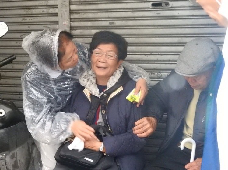 �_���±��l(f��)�������6������ 4�˭h(hu��n)�����ɽ�ʬ