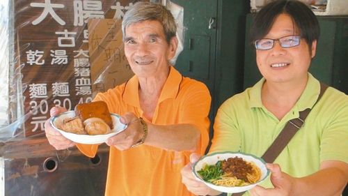 面攤老板酒駕被罰教廚藝稱“能贖過又能助人”