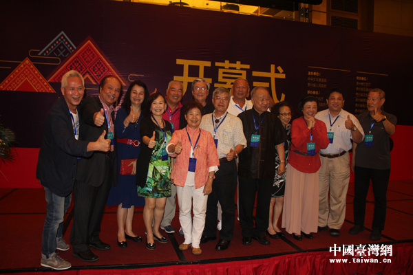 “情系多彩貴州——兩岸文化聯(lián)誼行”啟動(dòng) “情系多彩貴州——兩岸文化聯(lián)誼行”啟動(dòng)