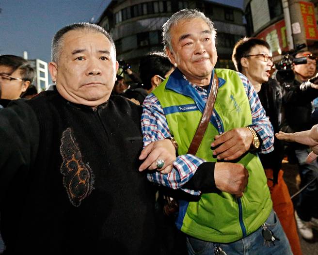 臺灣游覽車事故第5天 出事旅行社負(fù)責(zé)人出面道歉 臺灣游覽車事故第5天 出事旅行社負(fù)責(zé)人出面道歉