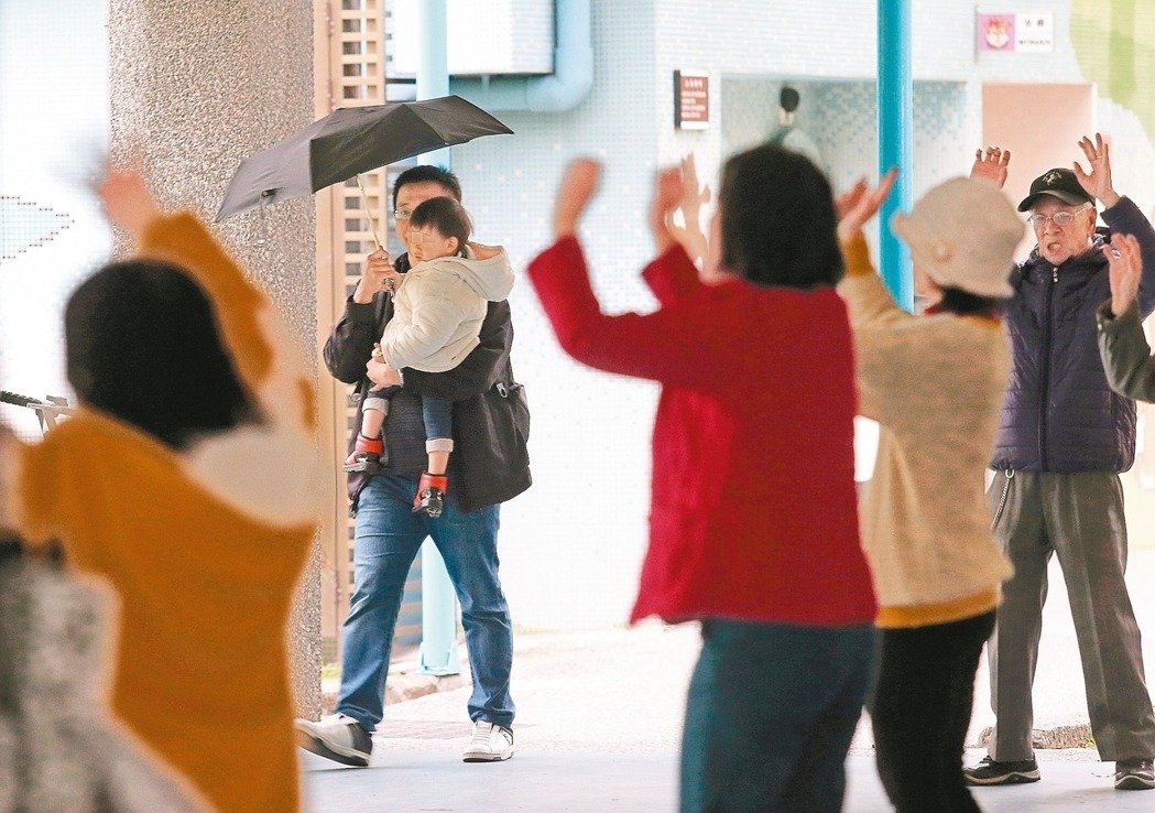 臺灣地區(qū)老化指數(shù)破百 老年人口首度超過幼年人口 臺灣地區(qū)老化指數(shù)破百 老年人口首度超過幼年人口