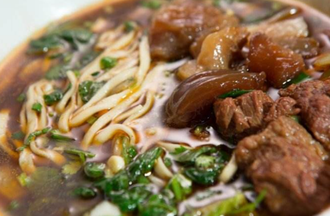 臺灣牛肉面店因陸客大減歇業(yè) “感激”當局“德政”