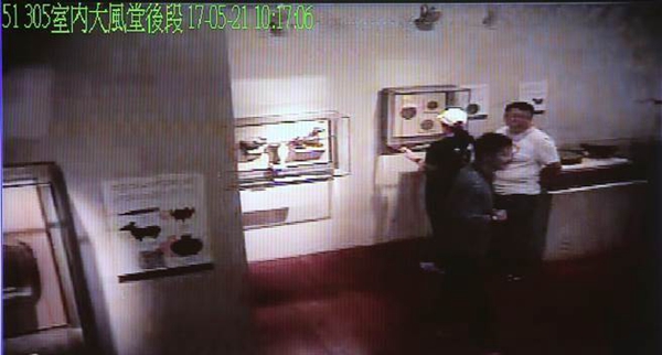 臺北故宮博物院展柜"自己開啟" "立委"稱"靈異事件" 臺北故宮博物院展柜"自己開啟" "立委"稱"靈異事件"