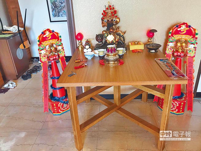 b08a00_p_01_02.jpg b08a00_p_01_02.jpg