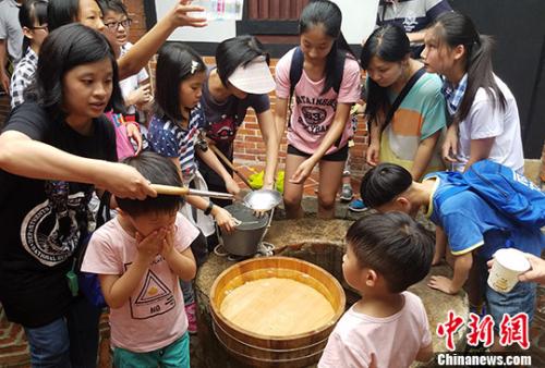 ����Ĺž���ȡ��rˮ��������������������а���(q��)���ٲ���<a target='_blank' ><p  align=