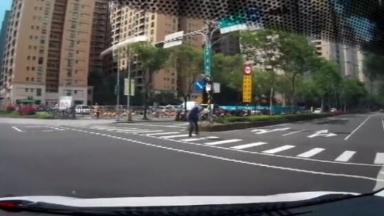 ·�ˡ��]��+90�ȾϹ��� Ů�{�ֱ�����Є�(d��ng)��ʹ��������