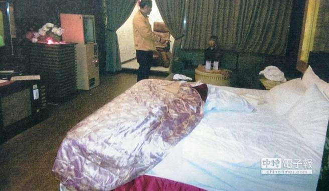 45�q��Ů���g���Ԯ�(d��ng)18�q�ο͵ċ���(�_(t��i)ý�D)