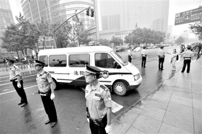 ����һ�܌��Q(ch��ng)�B��潶�δ�M(j��n)�� ���������^�m(x��)����