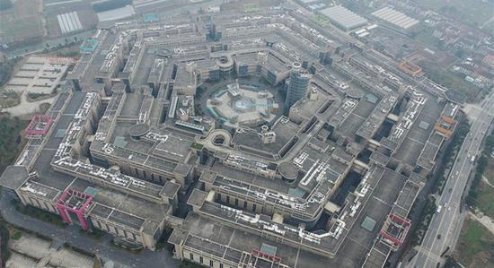 大連海島被曝600萬美元造機(jī)場 每天僅10名乘客 大連海島被曝600萬美元造機(jī)場 每天僅10名乘客