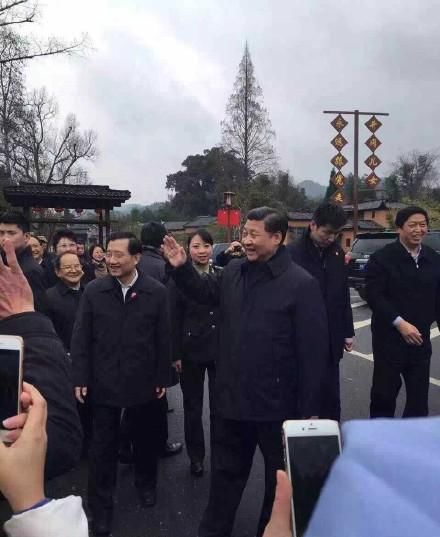 ����ƽ����(ji��)ǰϦҕ�쾮��ɽ(�D)