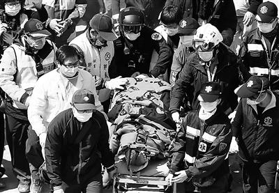 大陸民間救援隊臺灣震區(qū)救災 協(xié)助救出被困女童(圖)2