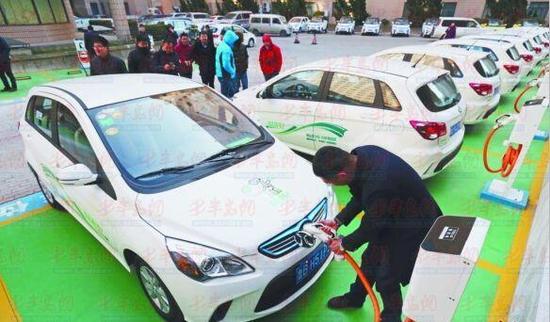 ���u�ڹ�܇�ĸ���,�鄓(chu��ng)�¹���(w��)���з�ʽ,ȥ��Ͷ����150�v����Դ��܇,��22��(g��)�h���C(j��)�P(gu��n)�֕r(sh��)���U,��(sh��)�F(xi��n)�Gɫ����(w��)������(�Y��Ƭ)