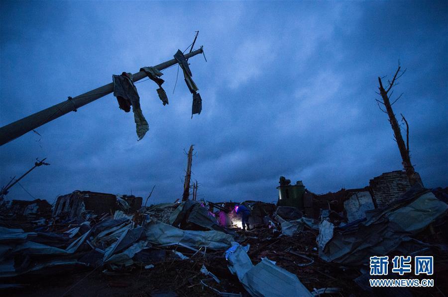 鹽城黎明時(shí)搜救畫面 鹽城黎明時(shí)搜救畫面