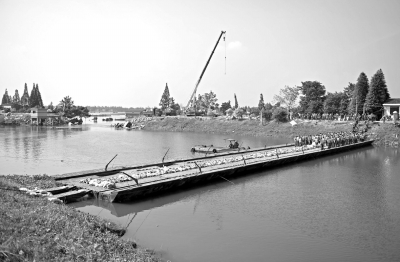 11���������A�����A�����ڸ����Ѵ��𸡘������ڃɂ�(c��)�ھ�C����܇݆�����I(y��)�M���������������u�sС��