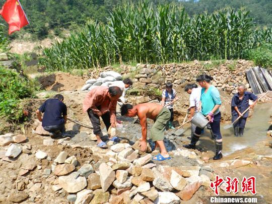 Ⱥ����?c��)�ʩ���F(xi��n)��(ch��ng)�Q����һ���h�죬���h�T�Ď��I(l��ng)�·e�Oչ�_�Ծ�