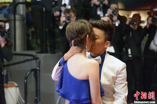 起底王寶強(qiáng)婚姻:戛納紅毯求婚 曾否認(rèn)前妻圖錢(qián) 起底王寶強(qiáng)婚姻:戛納紅毯求婚 曾否認(rèn)前妻圖錢(qián)