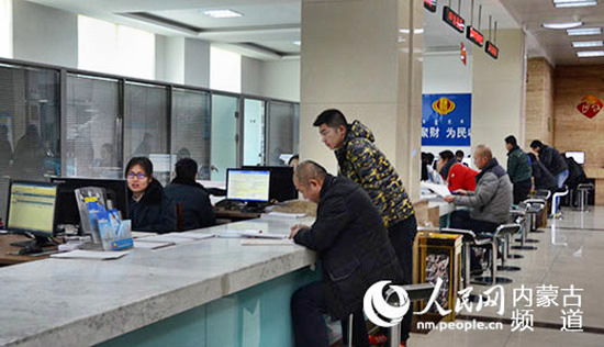 【治國理政新實踐·內(nèi)蒙古篇】內(nèi)蒙古:大力發(fā)揚"蒙古馬"精神 著力推進(jìn)供給側(cè)改革