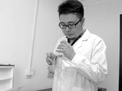 北京垃圾嗅辨員聞臭判斷排放:禁煙禁酒女性素顏 北京垃圾嗅辨員聞臭判斷排放:禁煙禁酒女性素顏