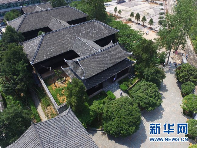 【網(wǎng)絡(luò)媒體走轉(zhuǎn)改】“飛閱”恭城書(shū)院:見(jiàn)證神奇的通道轉(zhuǎn)兵 【網(wǎng)絡(luò)媒體走轉(zhuǎn)改】“飛閱”恭城書(shū)院:見(jiàn)證神奇的通道轉(zhuǎn)兵