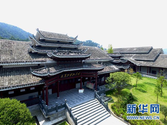 【網(wǎng)絡(luò)媒體走轉(zhuǎn)改】“飛閱”恭城書(shū)院:見(jiàn)證神奇的通道轉(zhuǎn)兵 【網(wǎng)絡(luò)媒體走轉(zhuǎn)改】“飛閱”恭城書(shū)院:見(jiàn)證神奇的通道轉(zhuǎn)兵