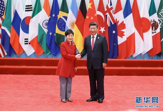 �Y�ψD��9��4������ʮ�����F�I���˵�ʮһ�η���ں����e�����Ї�������ϯ����ƽ�ڇ��H���[����ӭ�Ӹ��ɆT�ͼ��e���I���ˡ����P���H�M��ؓ؟�����@������ƽ�c�n�����y(t��ng)���Ȼ����֡� ���A��ӛ���Rռ�ɔz