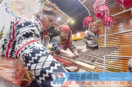 �|����(hu��)������֮�ǡ�չ�^(q��)��ʽ�_(k��i)�^���������Ŗ|���L(f��ng)