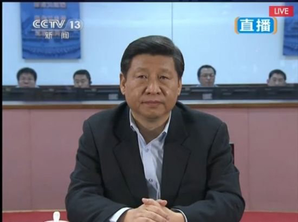 2013��12��15����(x��)��ƽ�ڱ��������w�п��������^���϶���̖(h��o)�������Ѳҕ�����ĳ���(sh��)�r,��(x��)��ƽ�۾���(hu��)����^���@ʾ���ϵ����S��ʾ�͸��(xi��ng)����(sh��),�� (t��ng)���U(ku��)����������ĸ��(xi��ng)���(�DƬ��(l��i)Դ:��ҕҕ�l�؈D)